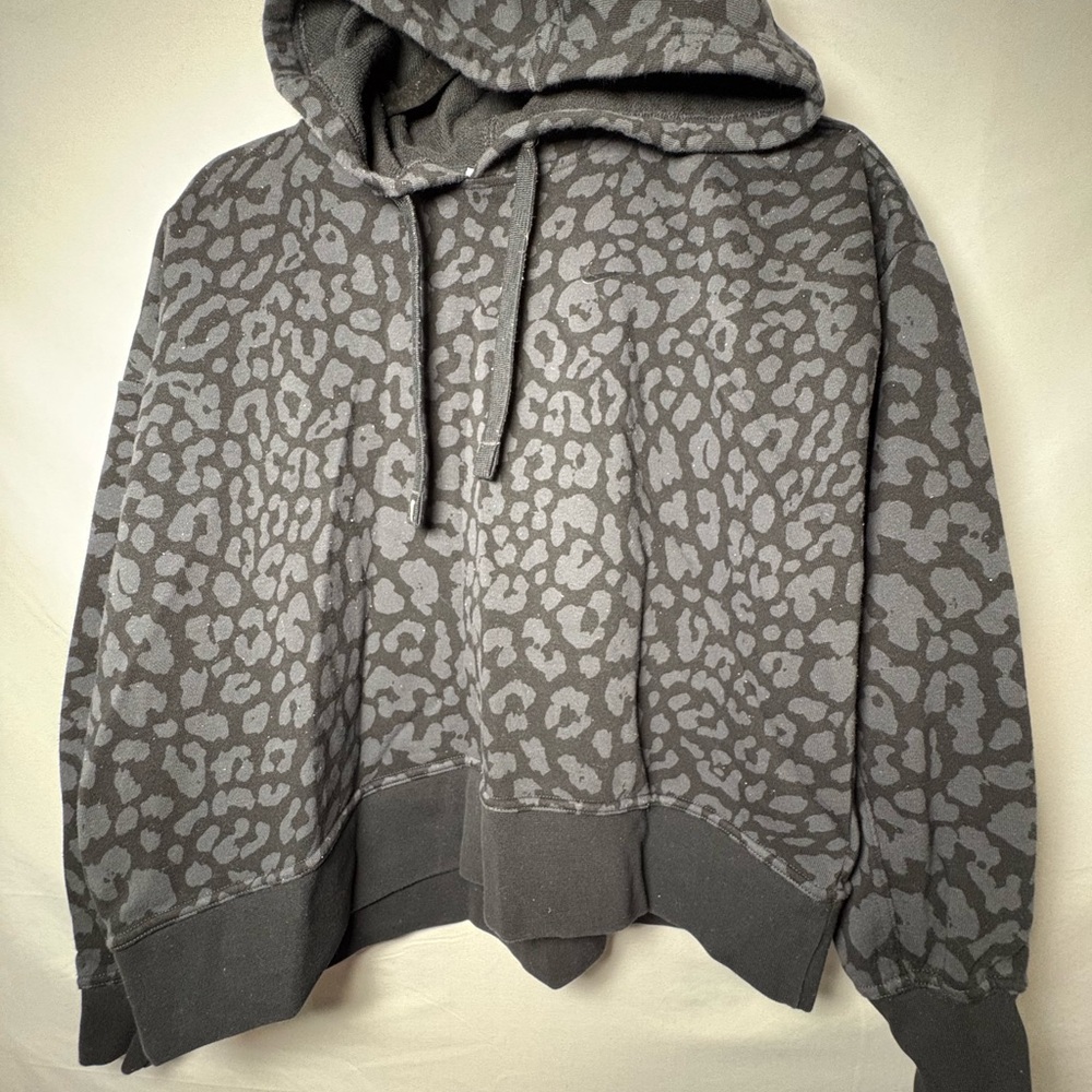 Nike Cropped Gray Leopard Print Women's Hoodie